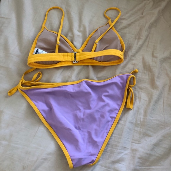 Old navy swimsuit - Picture 2 of 4